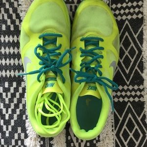 Nike neon yellow tennis shoes w/ 2 sets of laces